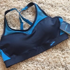 NWT- Brooks FastForward Crossback Running Bra